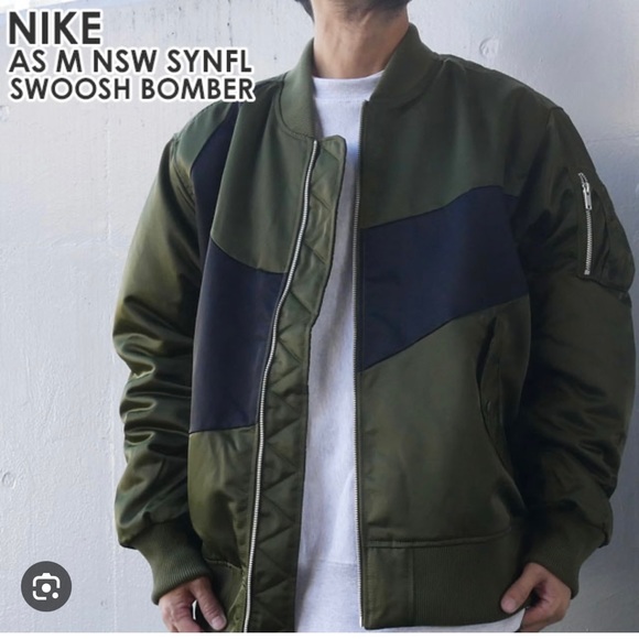 NIKE
SPORTSWEAR SWOOSH THERMA-FIT SYNTHETIC-FILL BOMBER - Picture 7 of 14